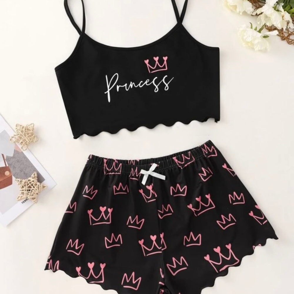 Letter & Crown Print Lettuce Trim PJ Set